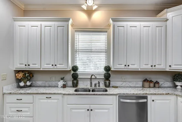 $499,800 | 3926 Highway 80, Brandon, MS 39042