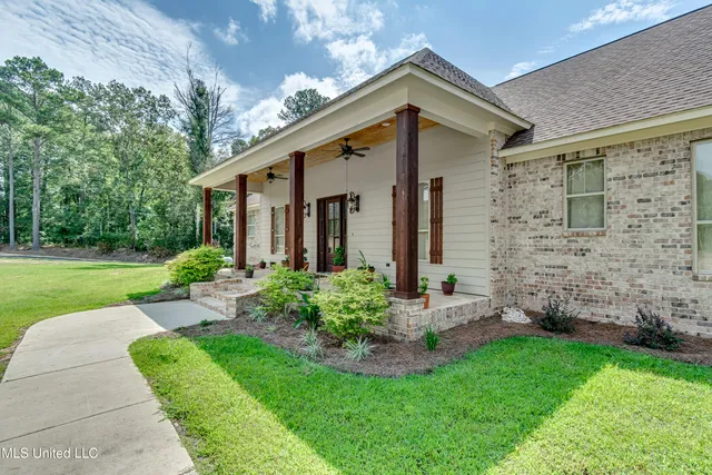 $499,800 | 3926 Highway 80, Brandon, MS 39042