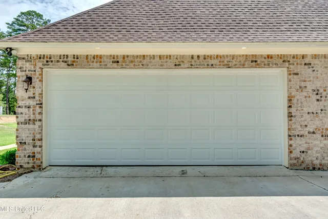 $499,800 | 3926 Highway 80, Brandon, MS 39042