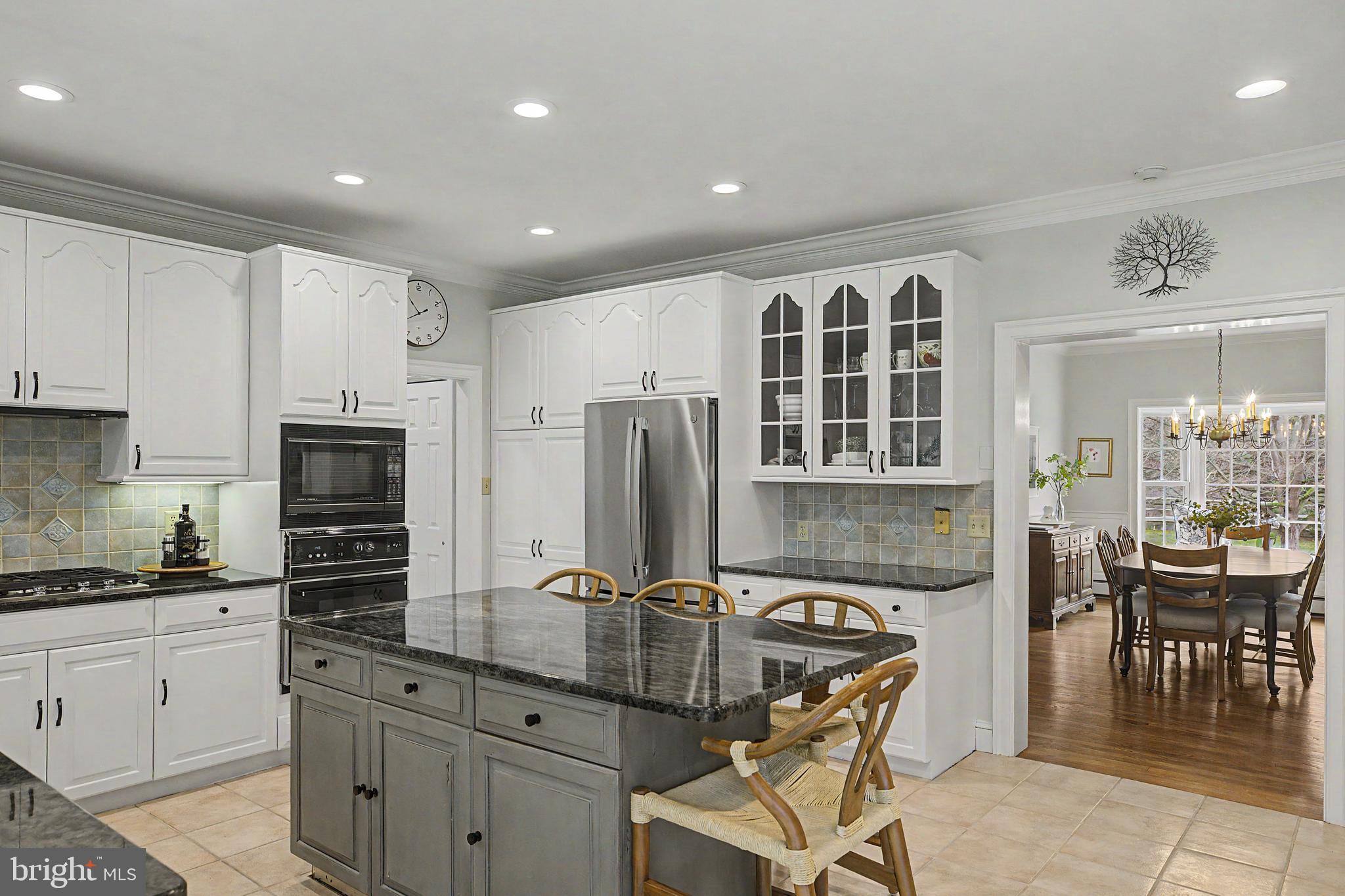 2047 Shearer Road Lansdale, PA 19446 - Photo 16 of 51 Kitchen with Island