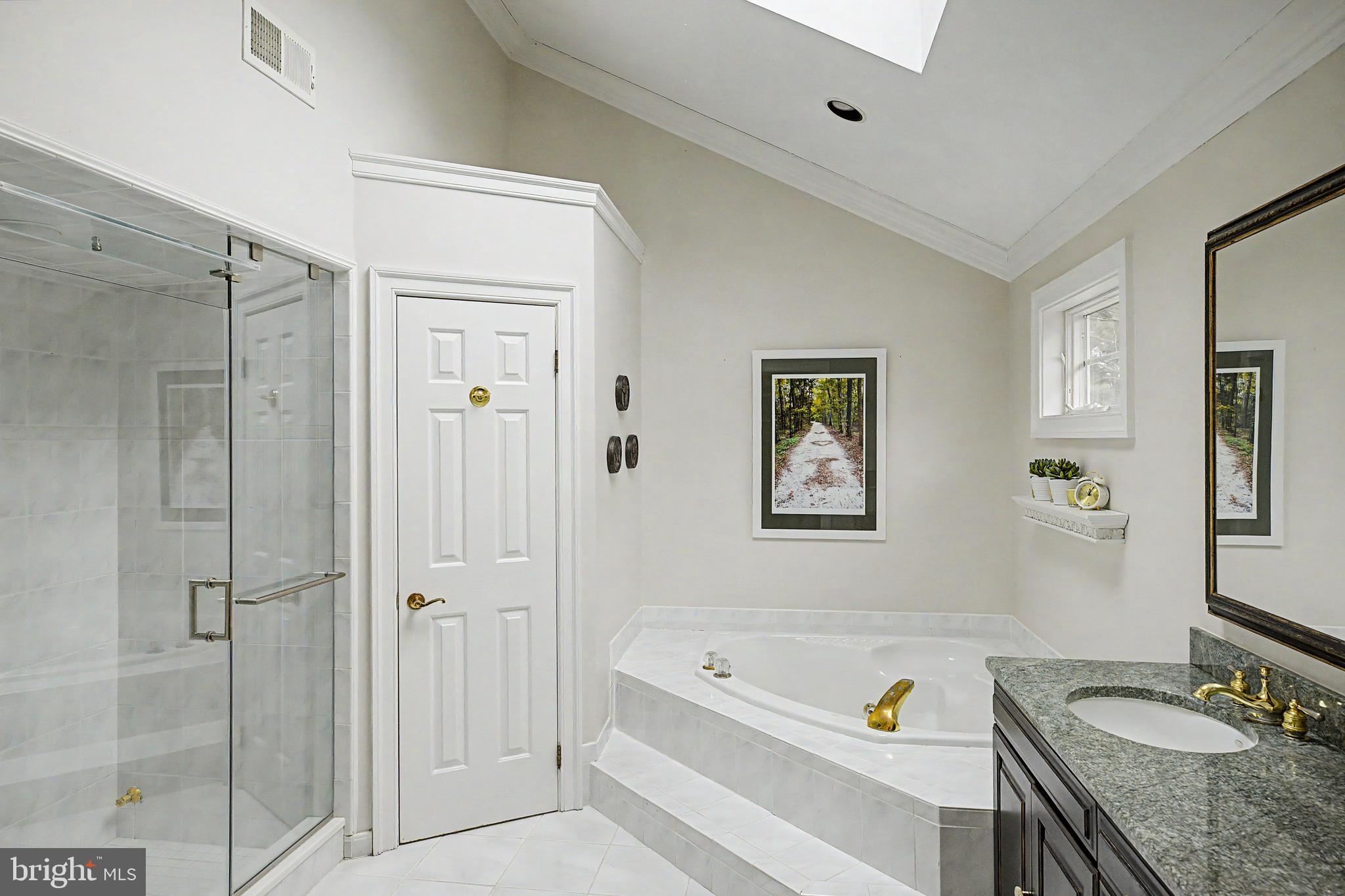 2047 Shearer Road Lansdale, PA 19446 - Photo 27 of 51 Primary Bathroom
