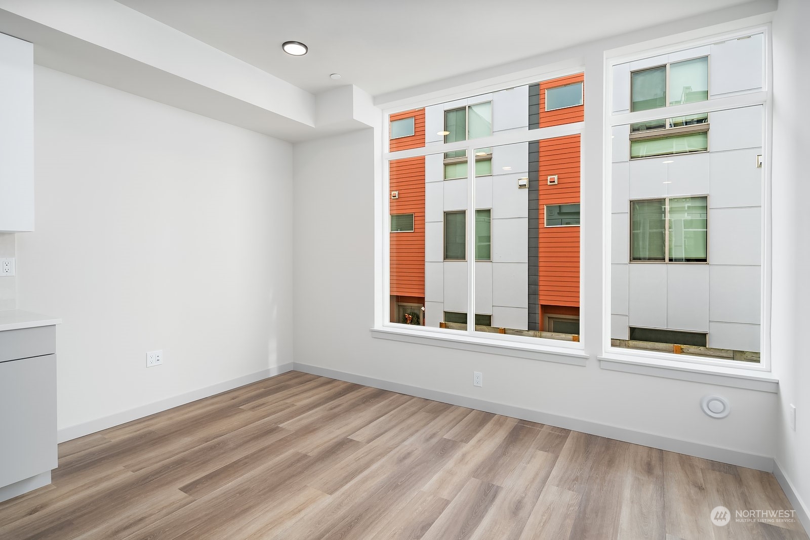 720 North Allen Place Seattle, WA 98103 - Photo 4 of 17 Gallery Image 4