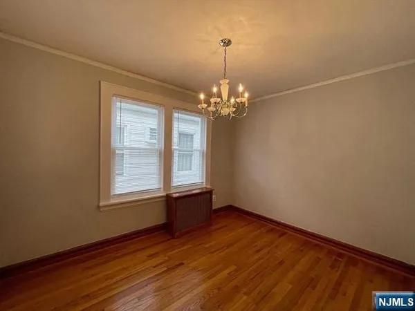 $1,850 | 41 Windsor Street, Unit 2, Kearny, NJ 07032