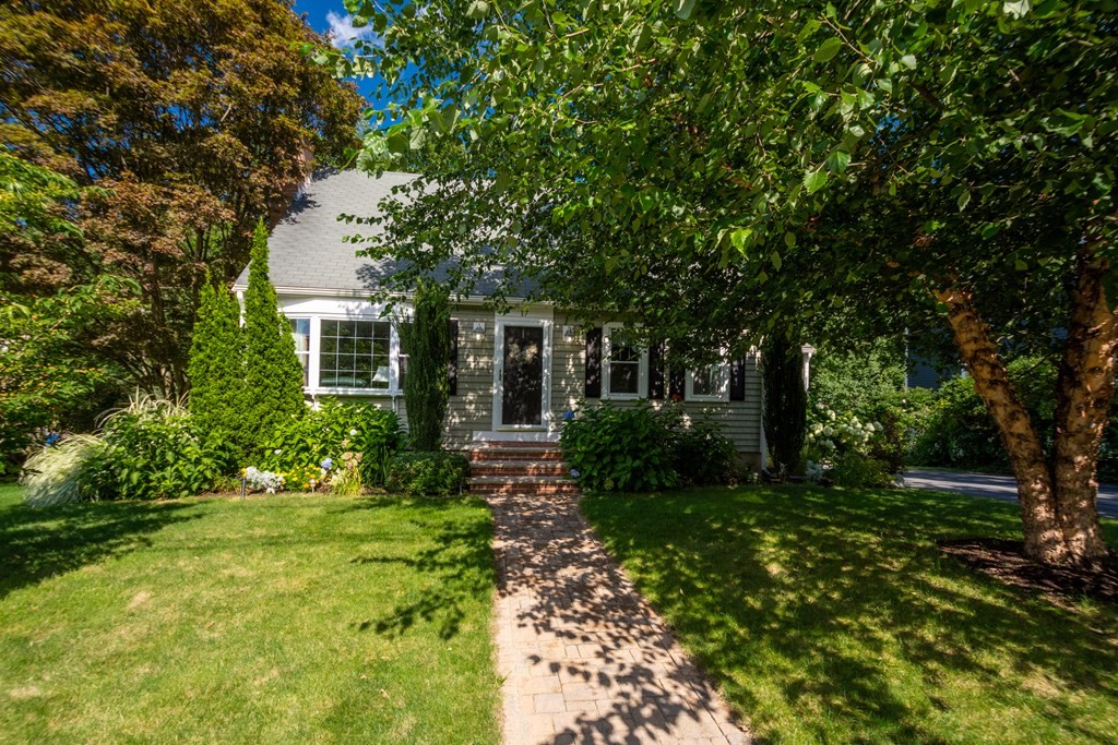 17 Milton Road Reading, MA 01867 - Photo 1 of 22 Gallery Image 1