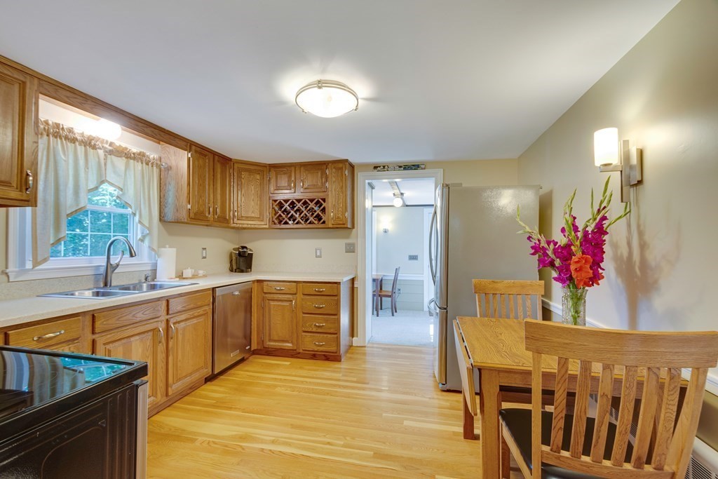 17 Milton Road Reading, MA 01867 - Photo 6 of 22 Gallery Image 6