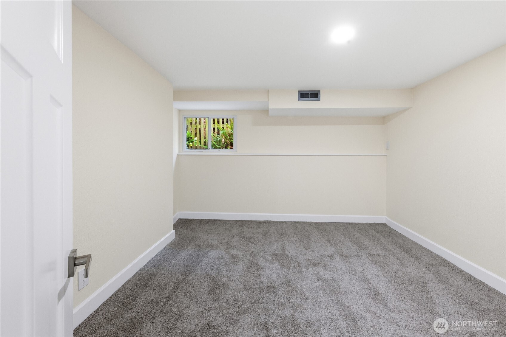 331 Northeast 53rd Street Seattle, WA 98105 - Photo 31 of 40