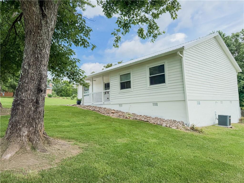 3905 Hunt Drive Gainesville, GA 30507 - Photo 2 of 16 a house view with a garden space