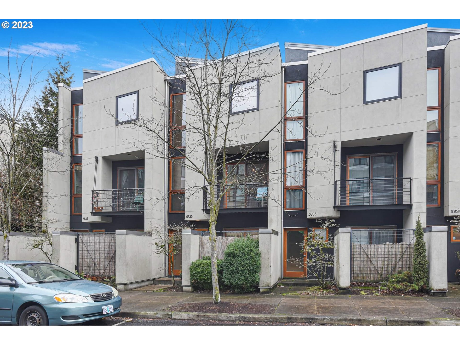 5839 Northeast Center Commons Way Portland, OR 97213 - Photo 1 of 28 Gallery Image 1