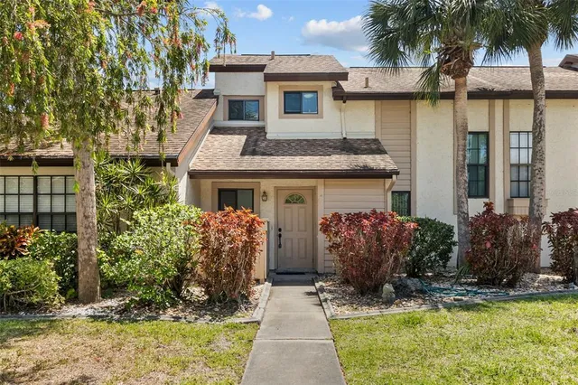 a front view of house with yard