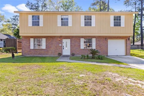 $310,000 | 220 Chestnut Street, Mandeville, LA 70471