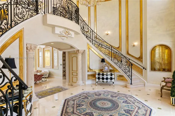 a view of entryway with a front door