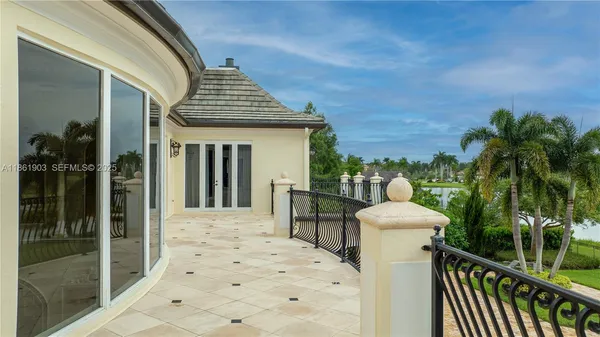$6,990,000 | 2951 Lake Ridge Lane, Weston, FL 33332