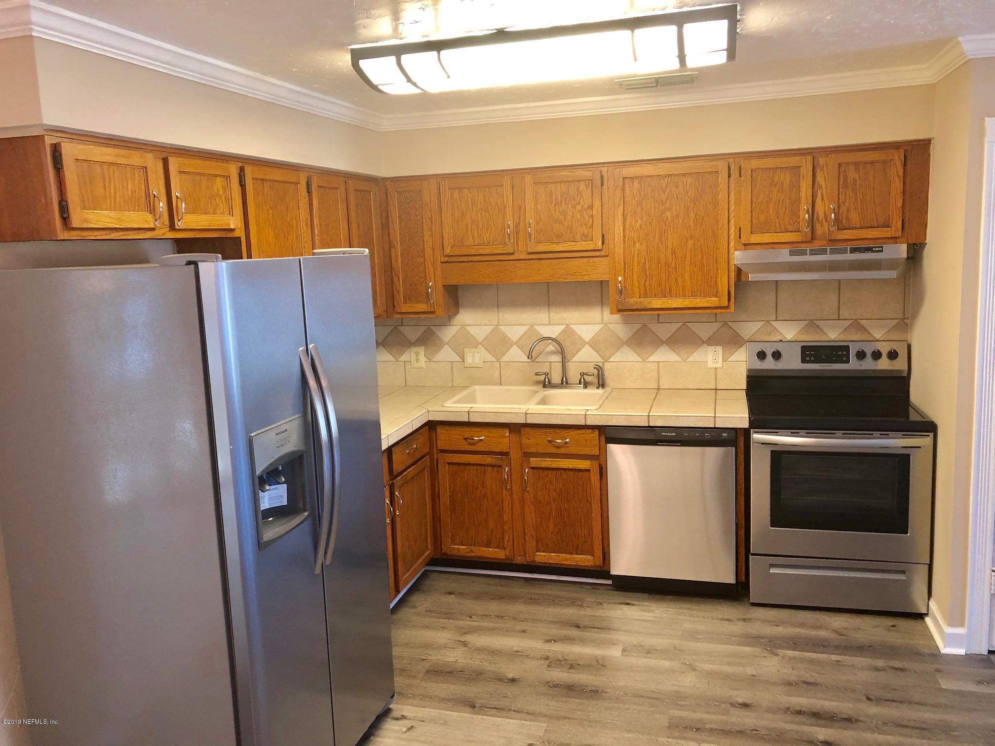 86078 Spring Meadow Avenue Yulee, FL 32097 - Photo 9 of 19 kitchen2
