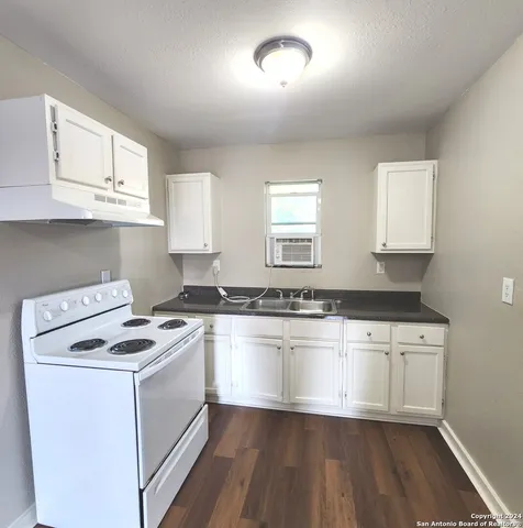 $965 | 924 West Kings Highway, Unit 3, San Antonio, TX 78201