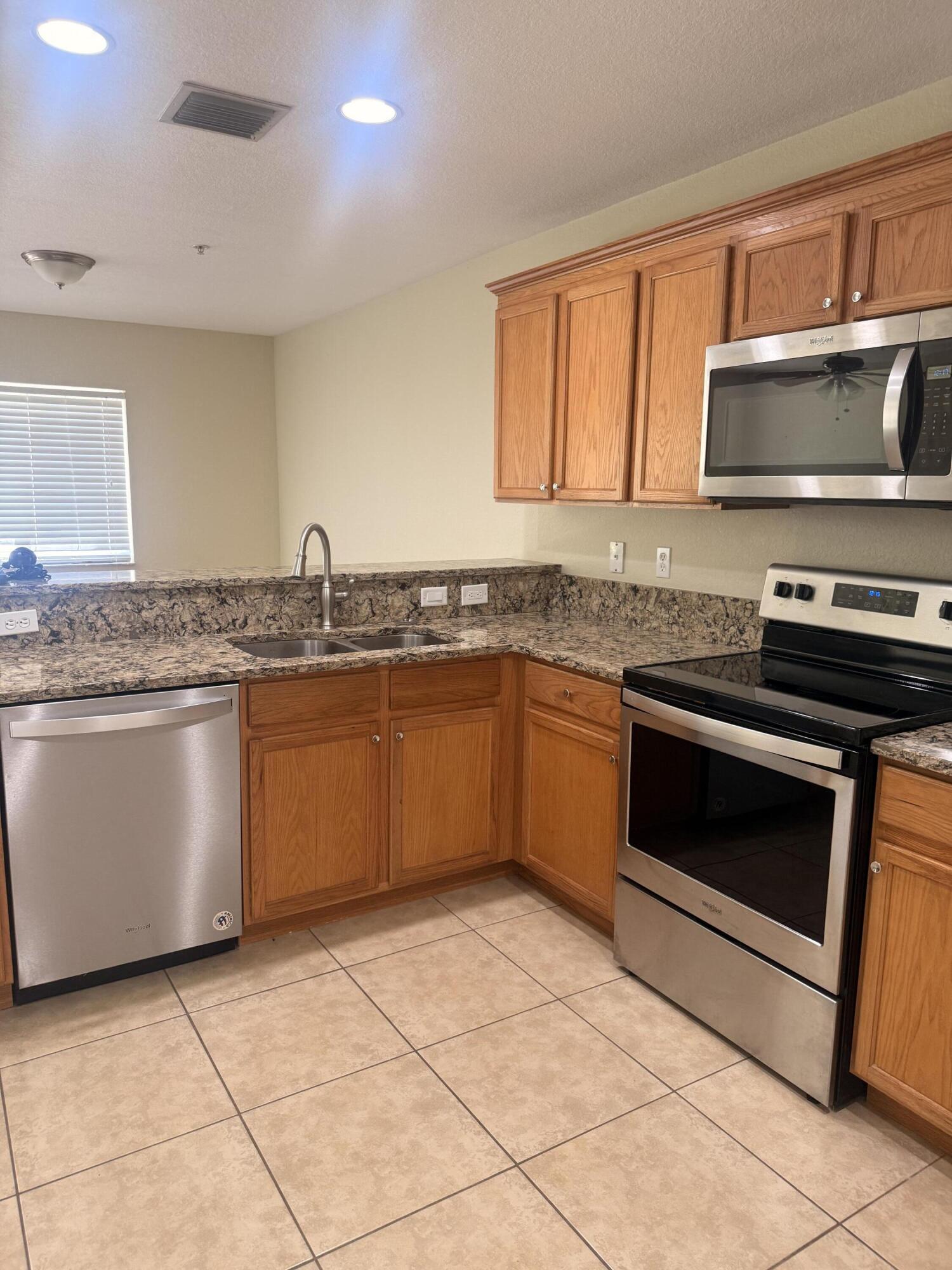 461 Southeast Bloxham Way Stuart, FL 34997 - Photo 7 of 17 IMG_4787