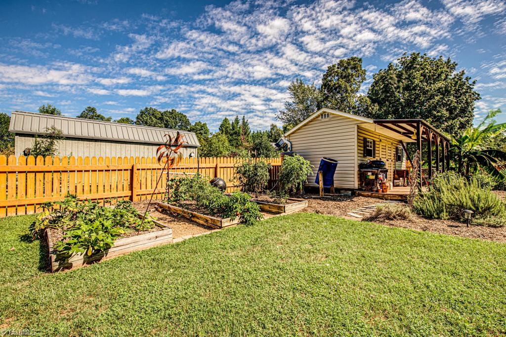 324 Ridge Drive Lexington, NC 27295 - Photo 37 of 49 Gallery Image 37