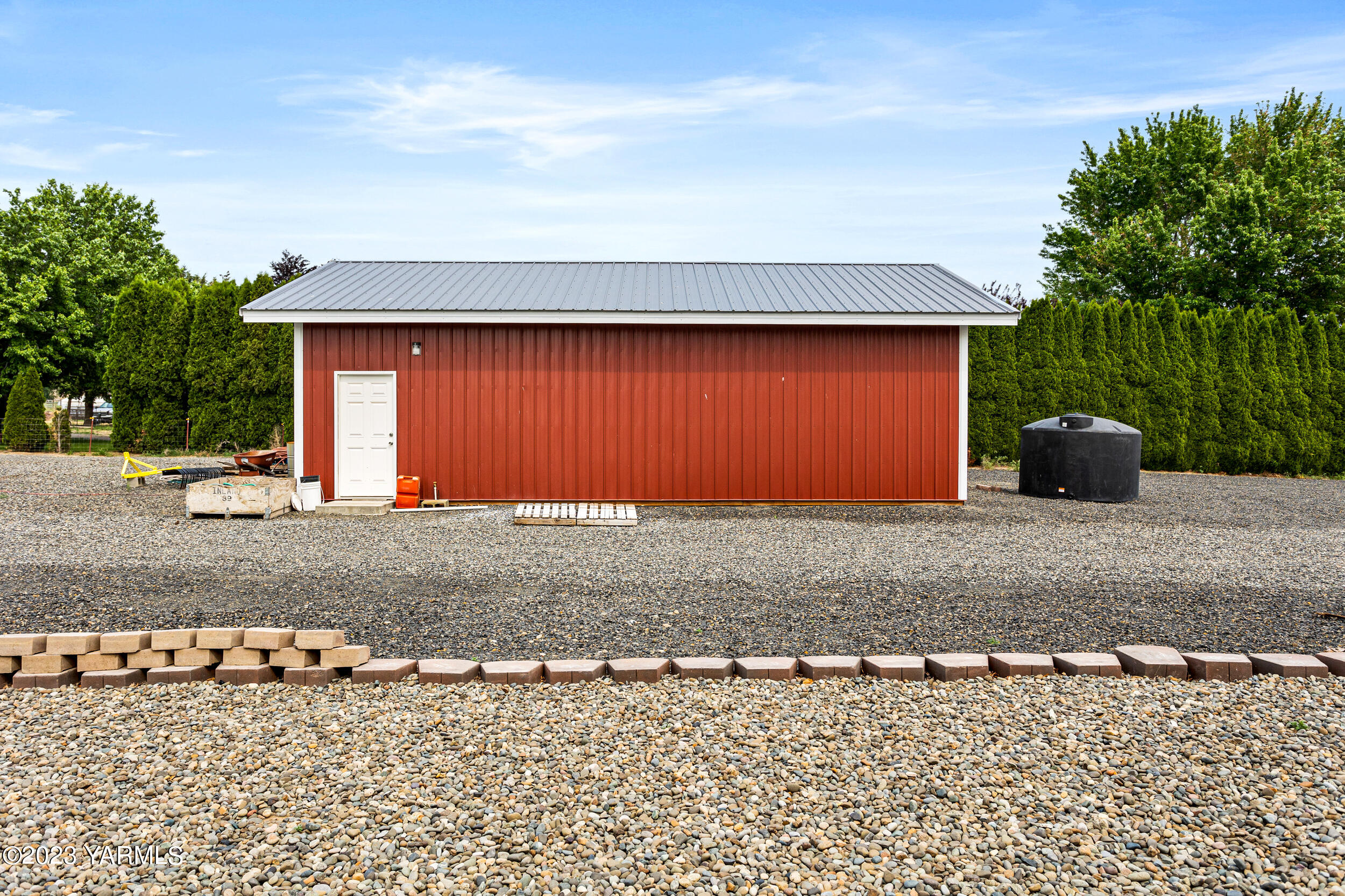 245 West Huntzinger Road Selah, WA 98942 - Photo 30 of 54 a view of outdoor space and yard
