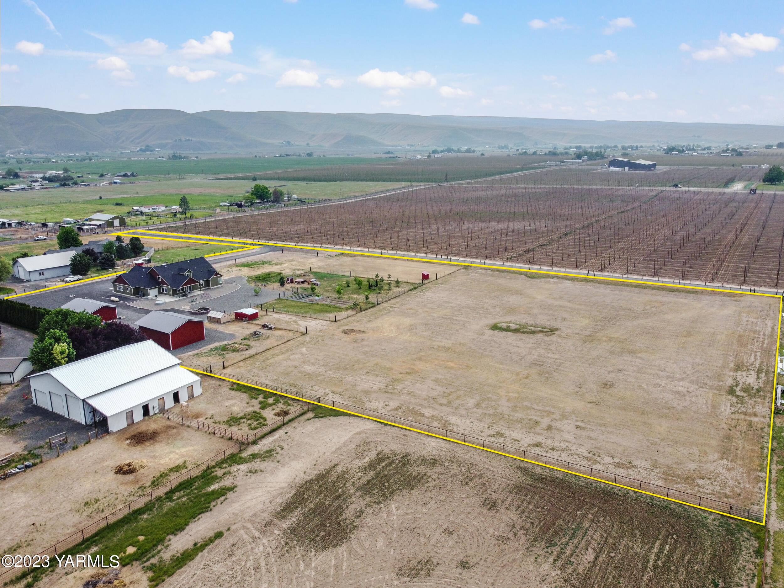 245 West Huntzinger Road Selah, WA 98942 - Photo 43 of 54 an aerial view of a