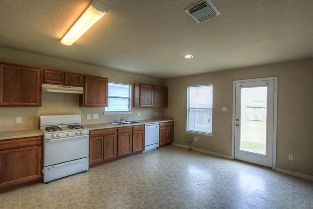 $2,200 | 3554 Garrison Run Drive, Spring, TX 77386