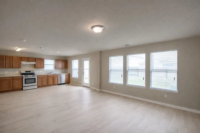 $2,200 | 3554 Garrison Run Drive, Spring, TX 77386