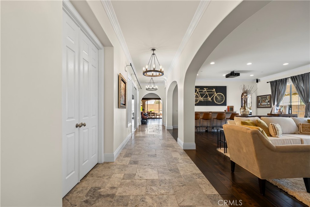 13275 Chickasaw Road Rancho Cucamonga, CA 91739 - Photo 10 of 75 Entry