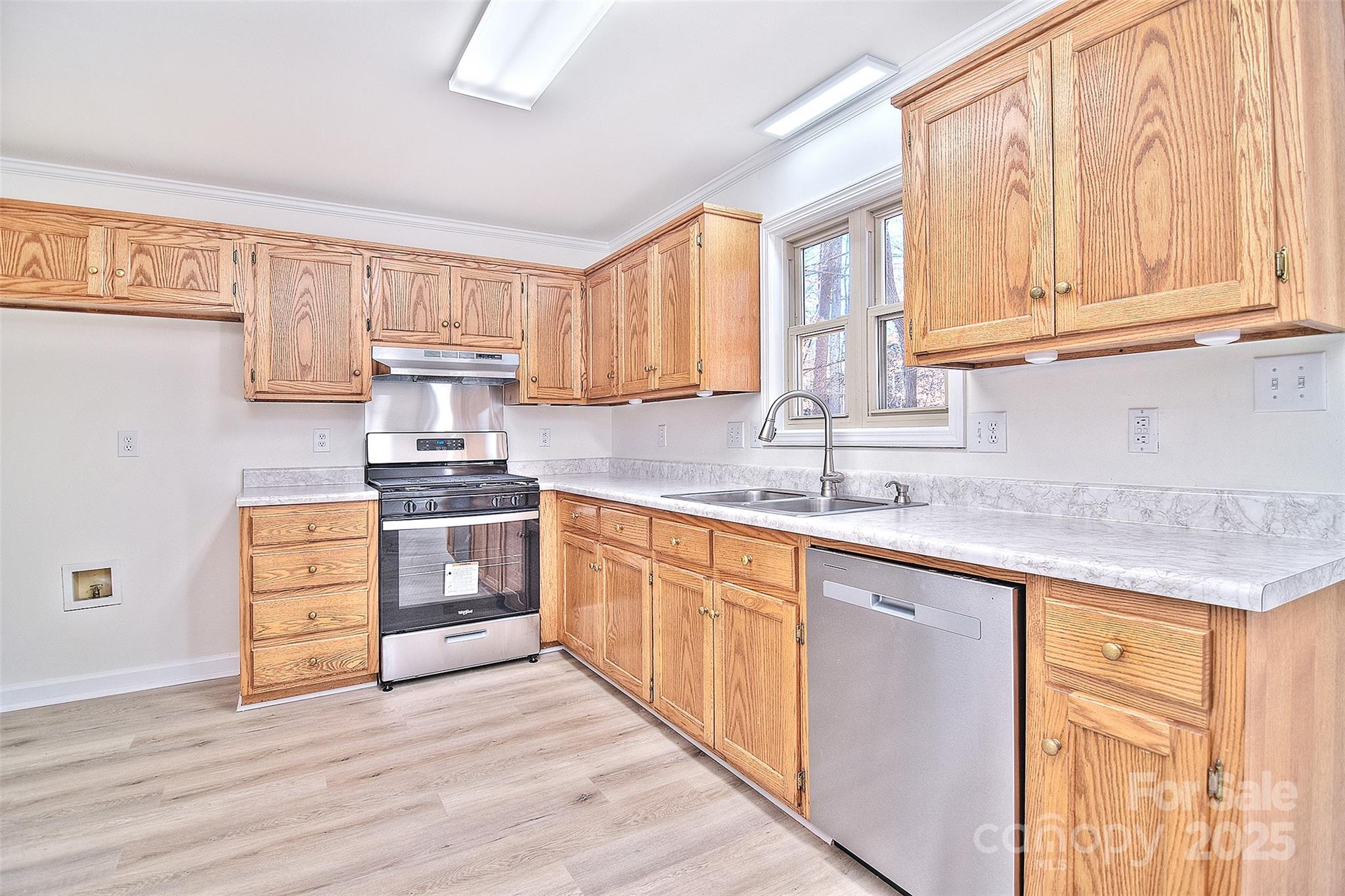 7033 Rothmore Street Charlotte, NC 28215 - Photo 12 of 37 Gallery Image 12