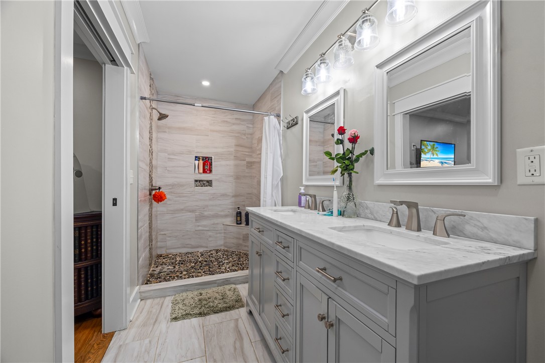 318 South Pine Street Walhalla, SC 29691 - Photo 26 of 50 Primary Bath