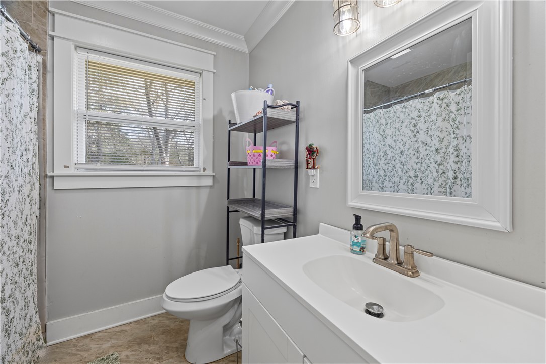 318 South Pine Street Walhalla, SC 29691 - Photo 34 of 50 Guest Bath