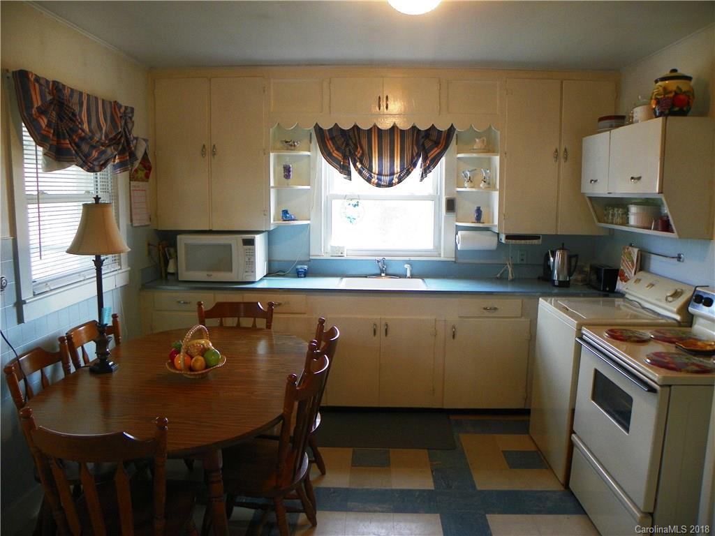 754 Jupiter Road Weaverville, NC 28787 - Photo 4 of 34 Gallery Image 4