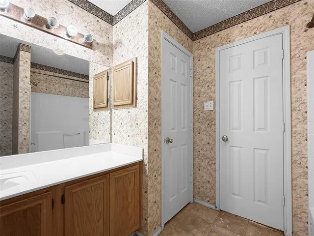 $2,800 | 204 Patton Drive, Cedar Hill, TX 75104