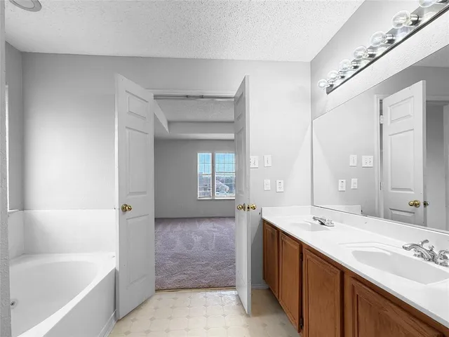 $2,800 | 204 Patton Drive, Cedar Hill, TX 75104