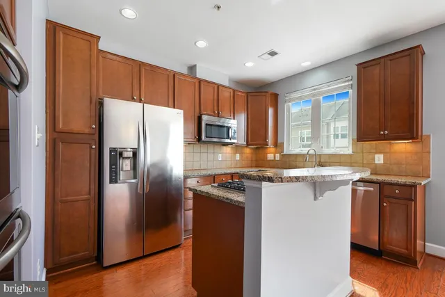 $3,040 | 505 Jurgensen Place, Hyattsville, MD 20785