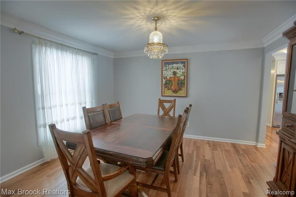5076 Watergate Road West Bloomfield, MI 48323 - Photo 12 of 41