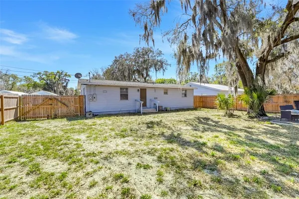 $170,000 | 1009 East Hazzard Avenue, Eustis, FL 32726