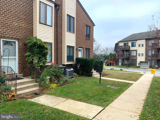 $225,000 | 5200 Hilltop Drive, Unit S8, Brookhaven, PA 19015
