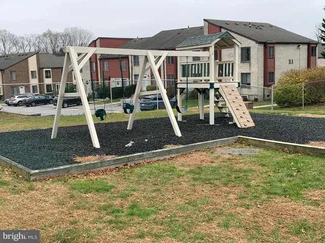 $225,000 | 5200 Hilltop Drive, Unit S8, Brookhaven, PA 19015