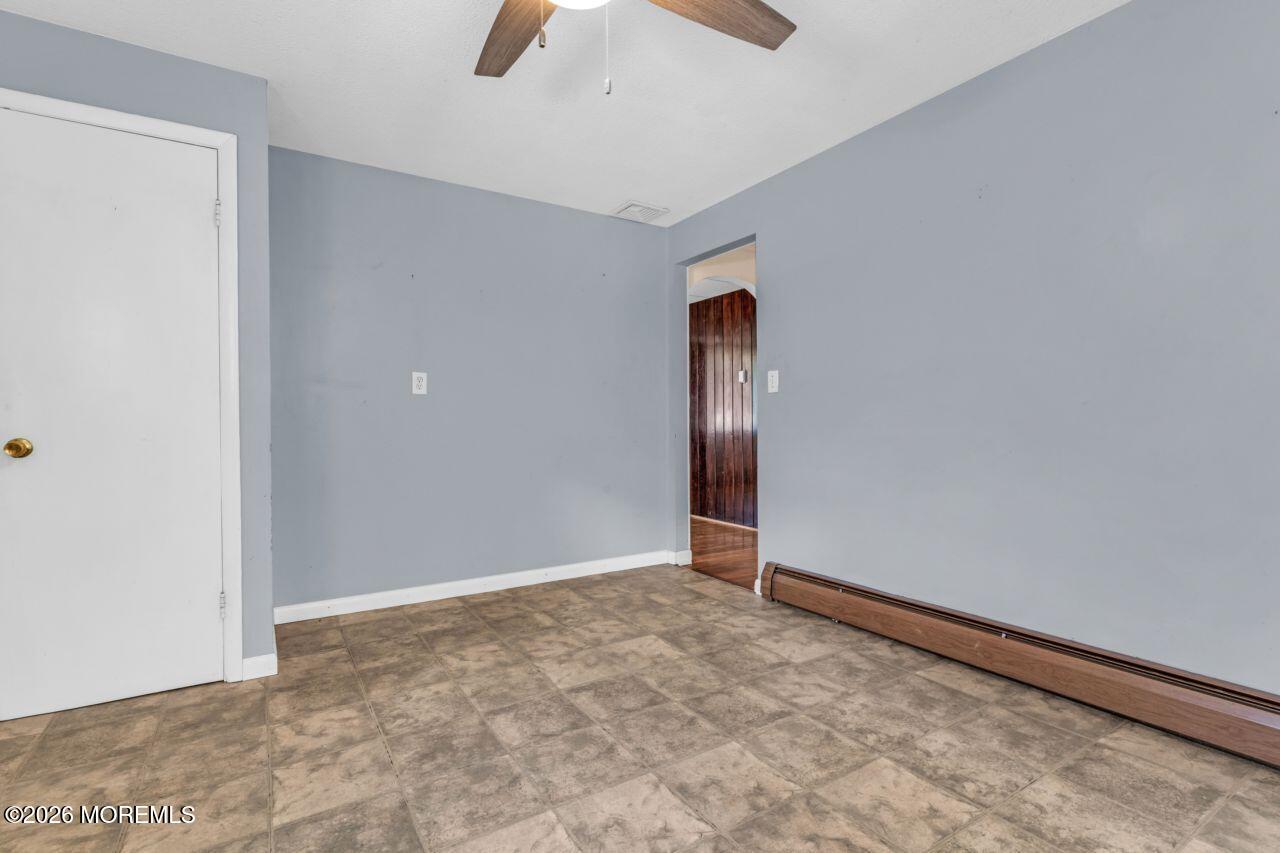 11 Hemlock Road Howell, NJ 07731 - Photo 7 of 27 photos_web_resolution_HOM02255