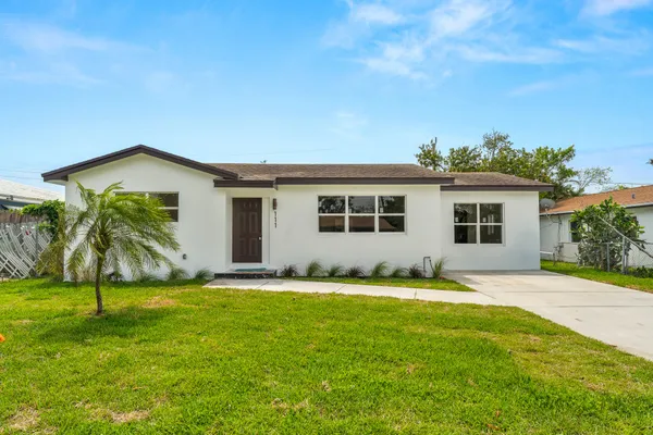 $3,500 | 111 West 35th Street, Riviera Beach, FL 33404