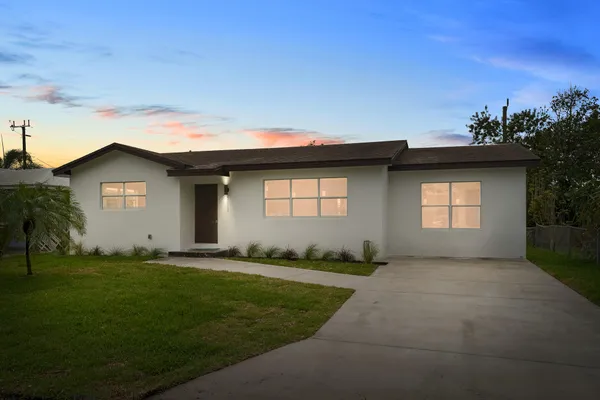 $3,500 | 111 West 35th Street, Riviera Beach, FL 33404