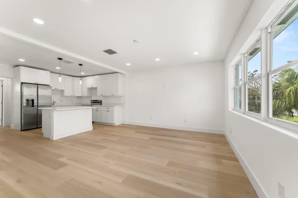 $3,500 | 111 West 35th Street, Riviera Beach, FL 33404