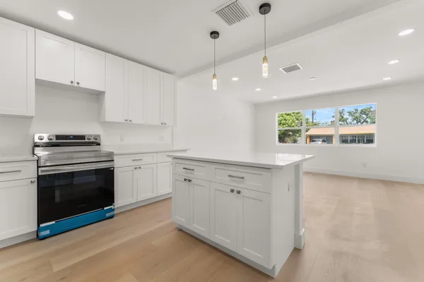 $3,500 | 111 West 35th Street, Riviera Beach, FL 33404