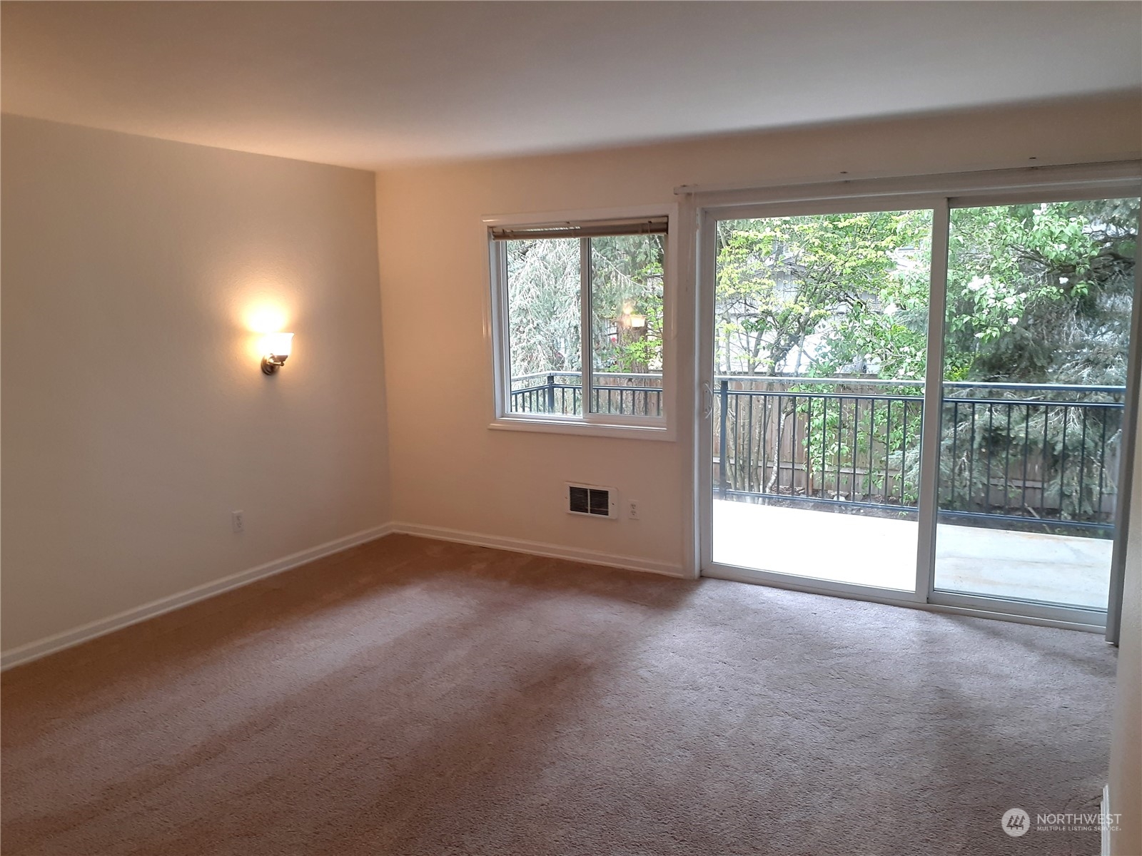7813 218th Street Southwest, Unit 52 Edmonds, WA 98026 - Photo 12 of 15 Gallery Image 12