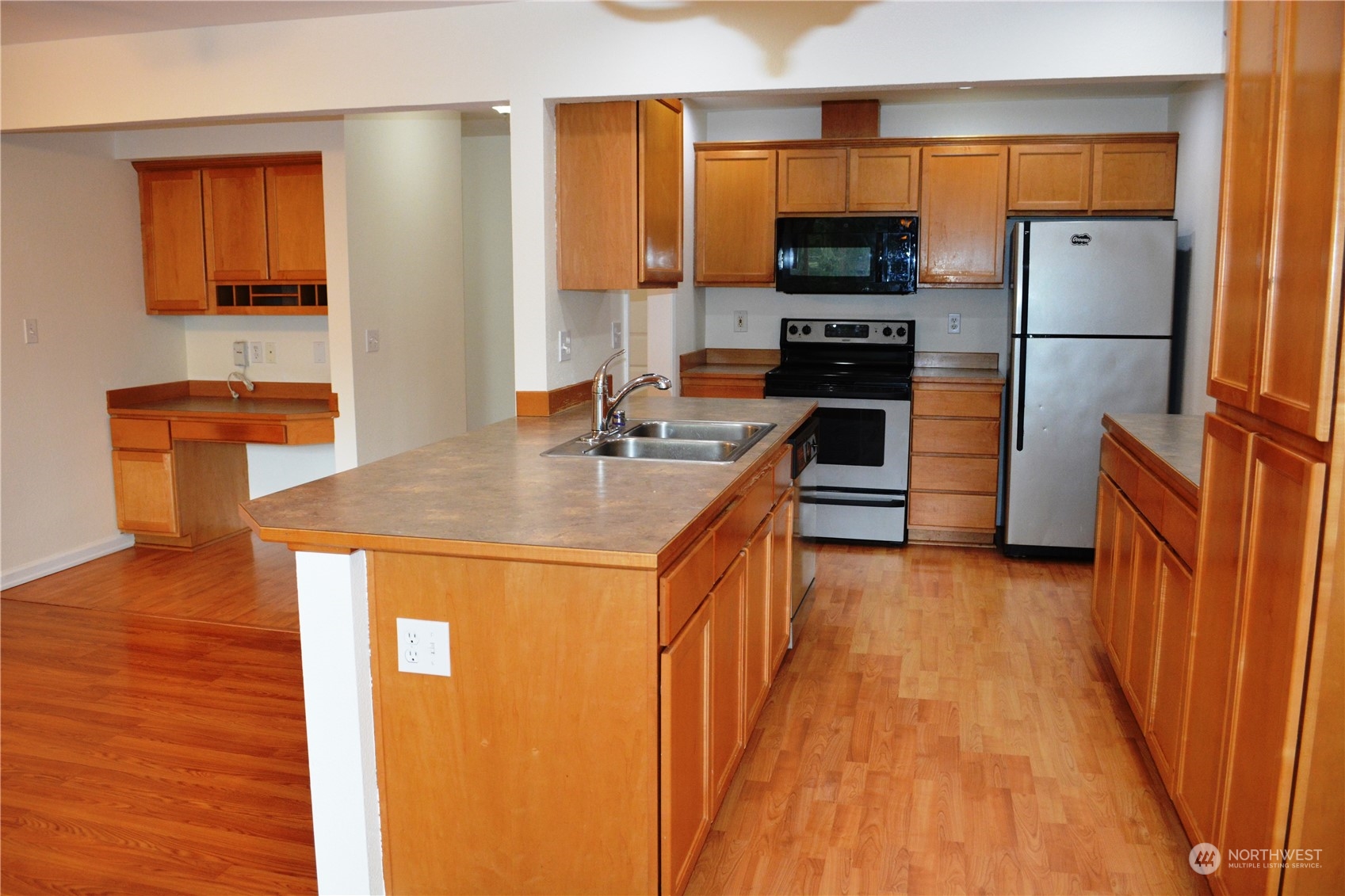 7813 218th Street Southwest, Unit 52 Edmonds, WA 98026 - Photo 4 of 15 Gallery Image 4