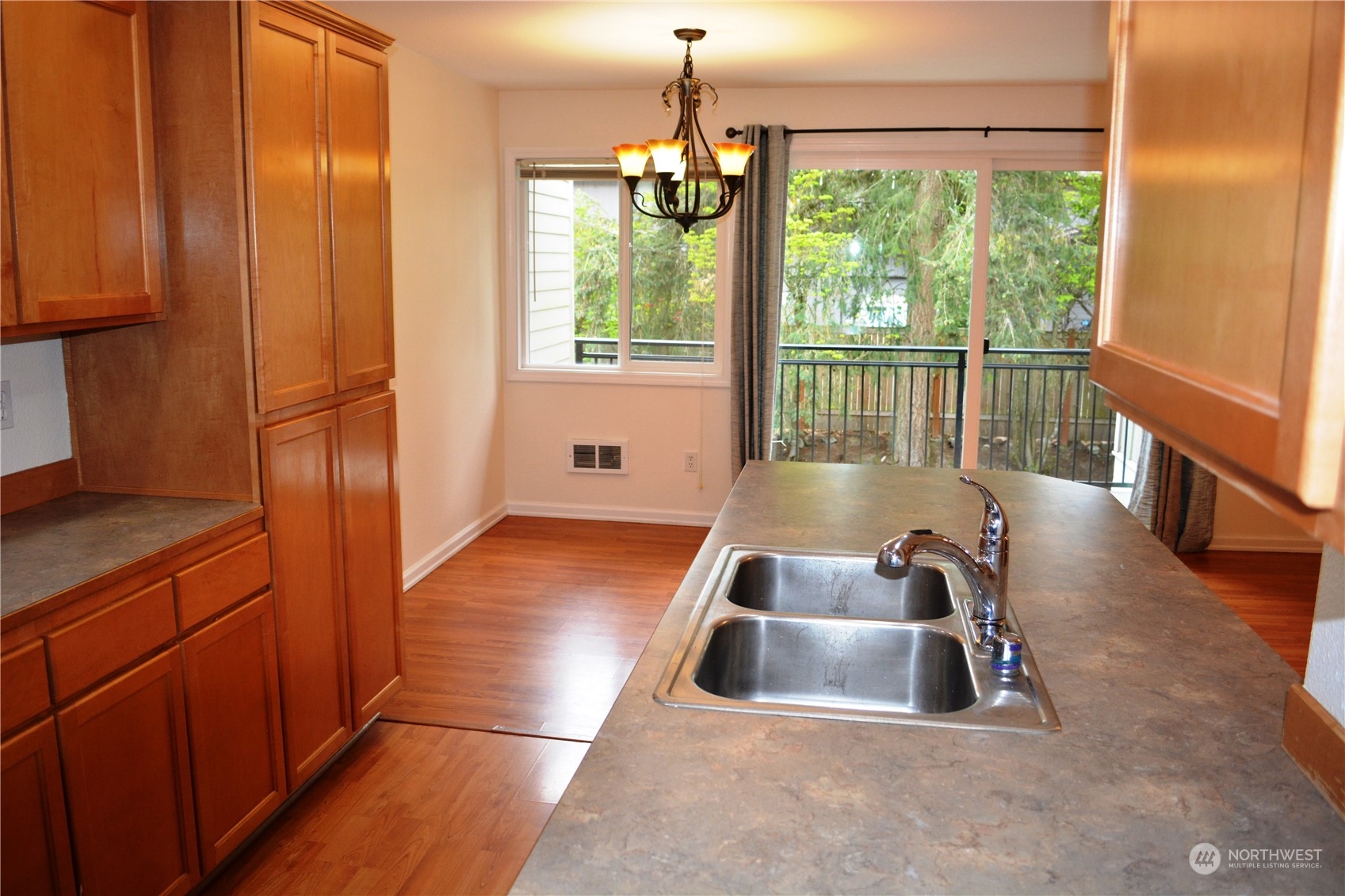 7813 218th Street Southwest, Unit 52 Edmonds, WA 98026 - Photo 5 of 15 Gallery Image 5