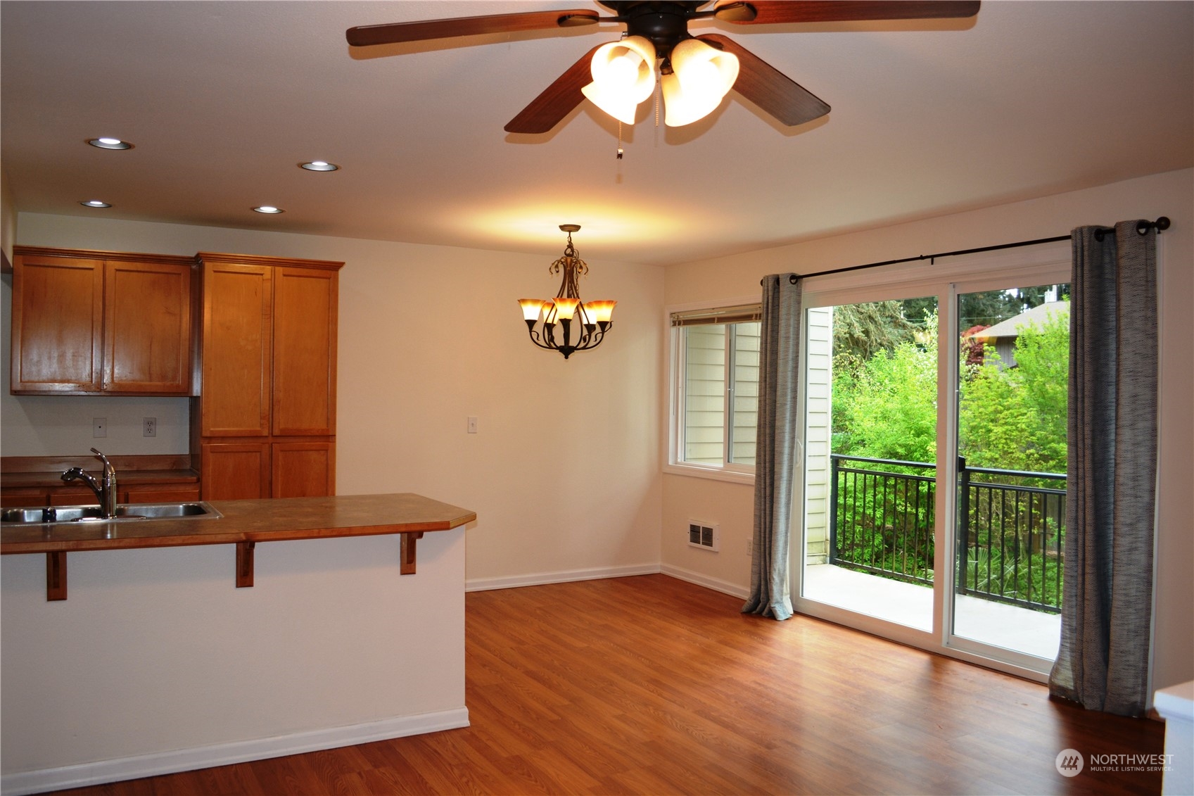 7813 218th Street Southwest, Unit 52 Edmonds, WA 98026 - Photo 10 of 15 Gallery Image 10