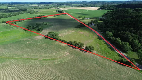 $95,000 | W4642 Highway 12 And 16 Mauston Wi 53948, Mauston, WI 53948