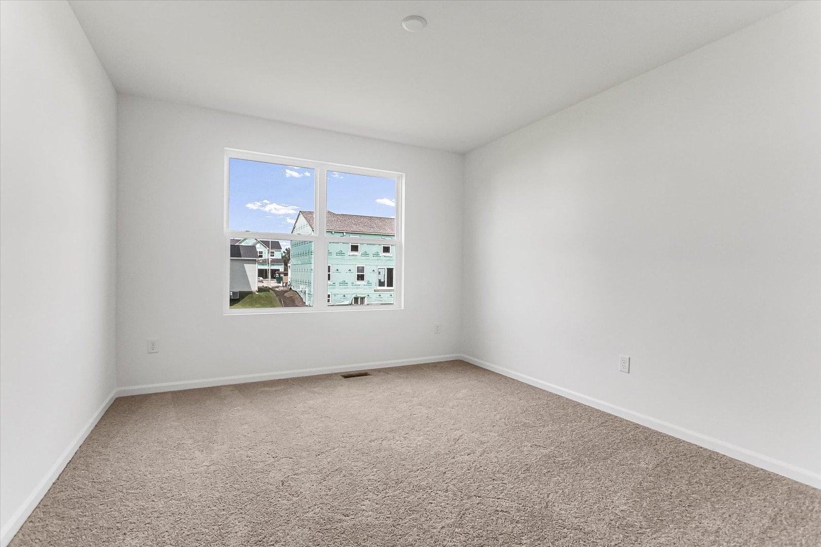 620 Endicott Road South Elgin, IL 60177 - Photo 23 of 30 a view of room with window and air conditioner