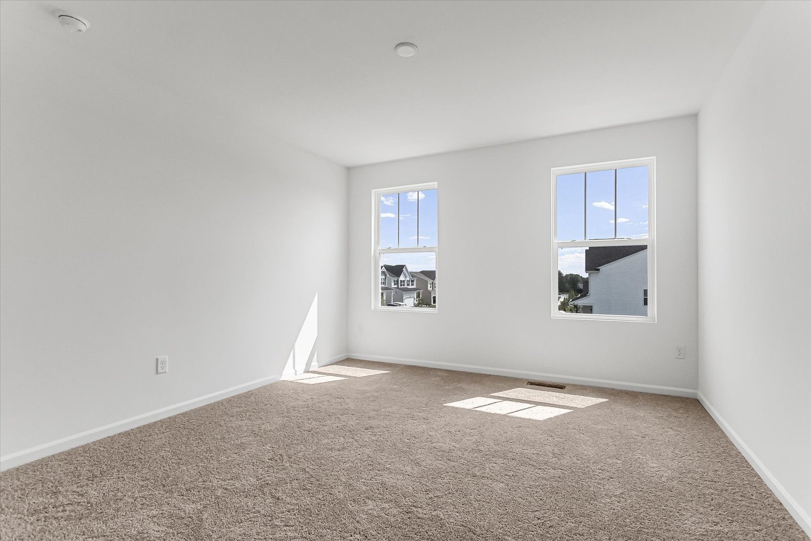 620 Endicott Road South Elgin, IL 60177 - Photo 28 of 30 an empty room with a window