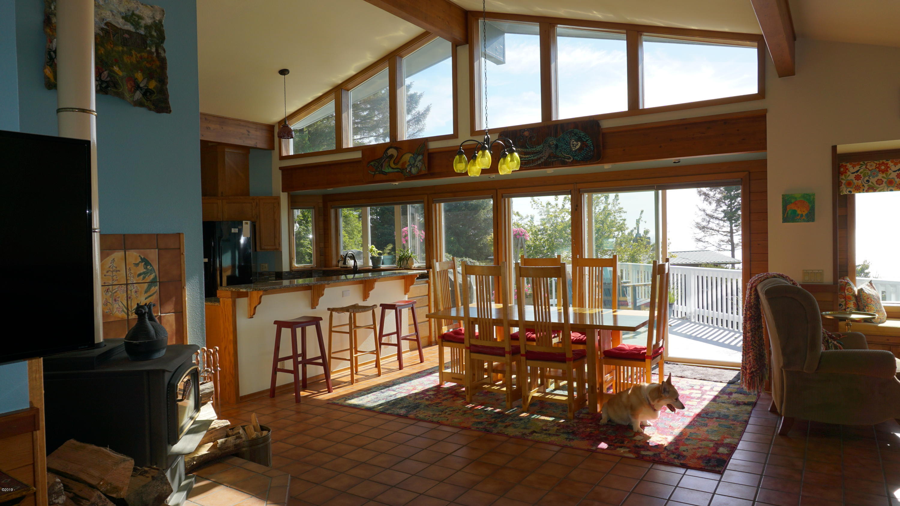 80 Reeves Circle Yachats, OR 97498 - Photo 7 of 30 Dining Area