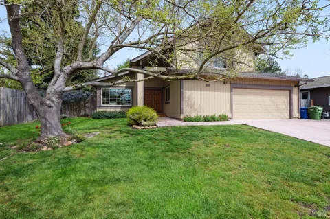 $1,125,000 | 625 Sartori Drive, Petaluma, CA 94954